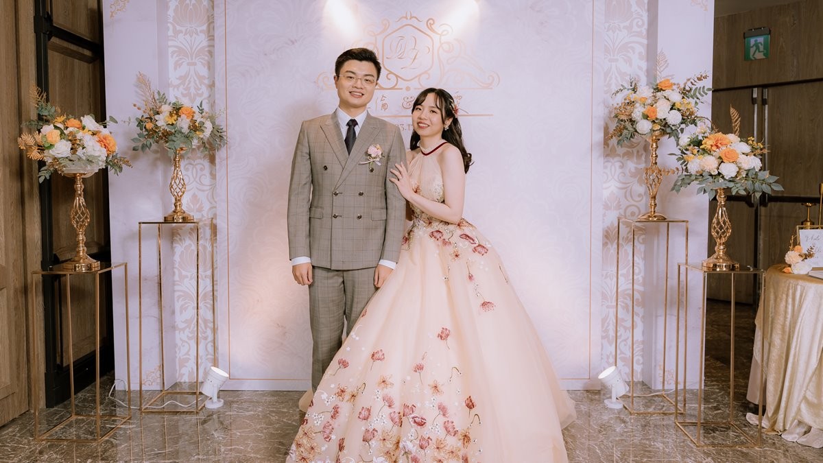 【婚禮策劃│婚禮主持│婚禮攝影│婚禮小物│彩妝造型│婚禮佈置│燙金印刷喜帖】孟倫&婉雯