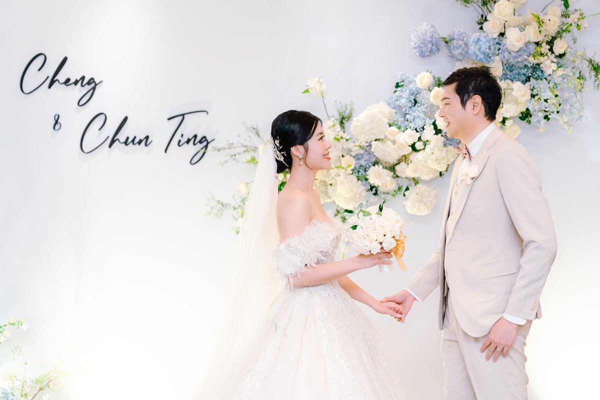 【婚禮主持│婚禮攝影│客製化佈置│禮俗統籌│彩妝造型│燙金喜帖│婚禮小物】銘正&雋庭 